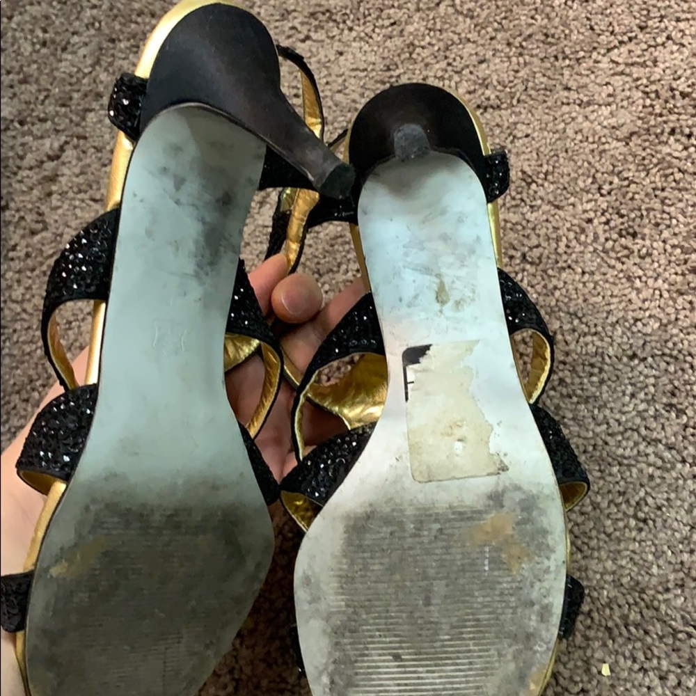 Shoes - Picture 3 of 4